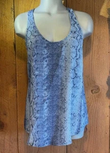 Nuevo con etiquetas JOIE CAMISETA SIN MANGAS CAMI Sexy Corredor Espalda Serpiente Lagarto Estampado Animal Azul MEDIANO  - Imagen 1 de 4
