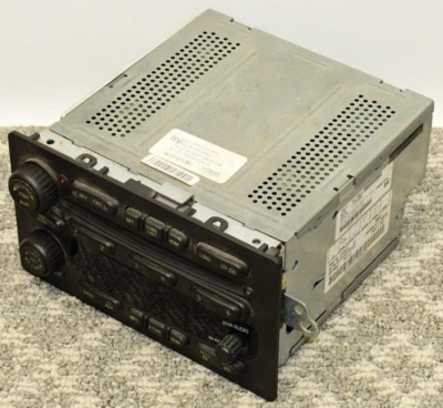 Hummer H2 CD Radio OEM 15115013 Delphi Delco Electronics Car AM/FM 2004 - Image 1 of 4