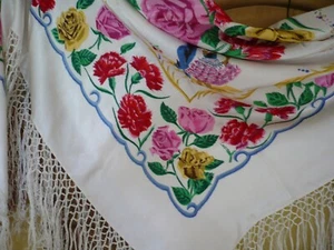 Vintage Retro 1950's printed Spanish Shawl. Flamenco scenes, roses, carnations. - Picture 1 of 17