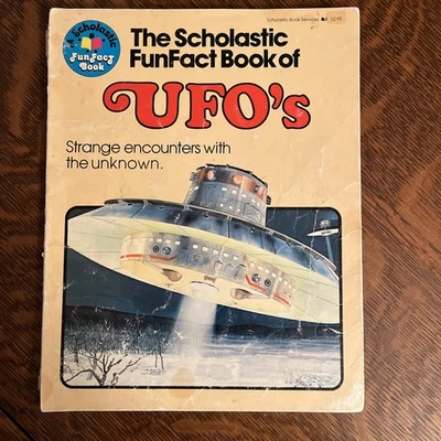 The Scholastic FunFact Book of UFOs 1977 Ted  Wilding White Vintage Paperback - Image 1 of 4