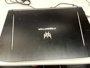 Acer Predator Helios 300 17.3" Screen Gaming Laptop i5 7th gen, 16GB 1050ti - Picture 1 of 6