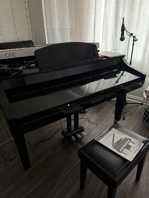 Suzuki Grande Ensemble HG-500EX Digital Baby Grand Piano - Image 1 of 4
