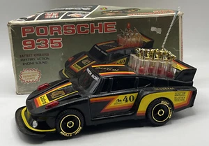 VINTAGE MAGIC TOY PORSCHE 935 Suono motore d'azione a batteria PER PARTI - Foto 1 di 13