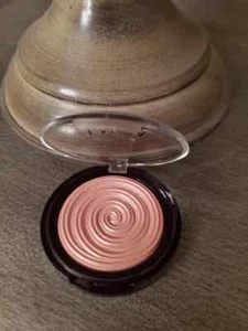 Laura Geller Baked Gelato Vivid Swirl Illuminator "Peach Glow" Full Size NEW! - Picture 1 of 2