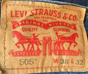 Pantalones de mezclilla para hombre Levi’s 505 calce regular recto de diseñador talla 38X32 - Imagen 1 de 13