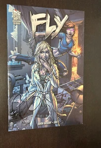 The FLY #4 (Zenescope Comics 2011) -- SIGNED X 2 -- Raven GREGORY + 1 -- VF/NM - Picture 1 of 2