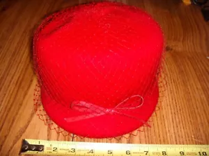 1940s VTG LADIES HAT RED VAIL RED NETTING / VAIL, SIZE 7 - Picture 1 of 1