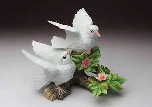 Doppelte Taube offene Flügel Biskuitporzellan Paar Vögel Figur Japan Konkursbestand - Bild 1 von 12
