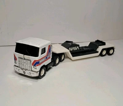 De colección. Semirremolque Buddy L 1979 NASA Mack transportador modelo a escala de 10,5"  Foto 1 de 4