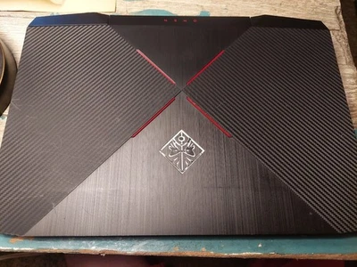 惠普 OMEN 游戏笔记本电脑 15-ce0xx – 16GB RAM,1TB 固态硬盘,GTX 1050 Ti 带 2 个交流适配器 — 第 1/4 张图片