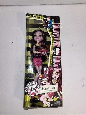 Mattel Monster High Creepateria Draculaura Doll 2013 #BJM19 NIB - Image 1 of 4