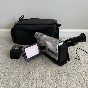 JVC GR-SXM740U Compact Super VHS-C Handheld Video Camcorder VCR Transfer BUNDLE - Picture 1 of 5