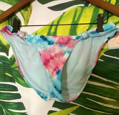 Nuevo con etiquetas $26 So Juniors Pantalones de bikini de natación laterales acanalados grandes rosa azul tie dye grandes Foto 1 de 4