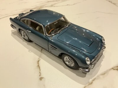 Danbury Mint  1964 Aston Martin DB5, Aegean Blue Limited Edition- Boxed - Image 1 of 4