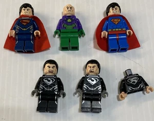Lego Superman Minifigura Lote De Cinco - DC Comics Lote En Casi Como Nuevo - Imagen 1 de 2