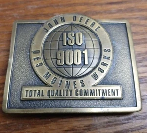 Vintage John Deere 1994 ISO 9001 Des Moines Works Gürtelschnalle #690/1400 - Bild 1 von 6
