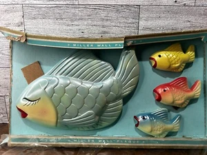 ORIG BOX Vintage MAMA FISH & BABIES BABY Miller Studios Chalkware Chalk Wall Art - Picture 1 of 4