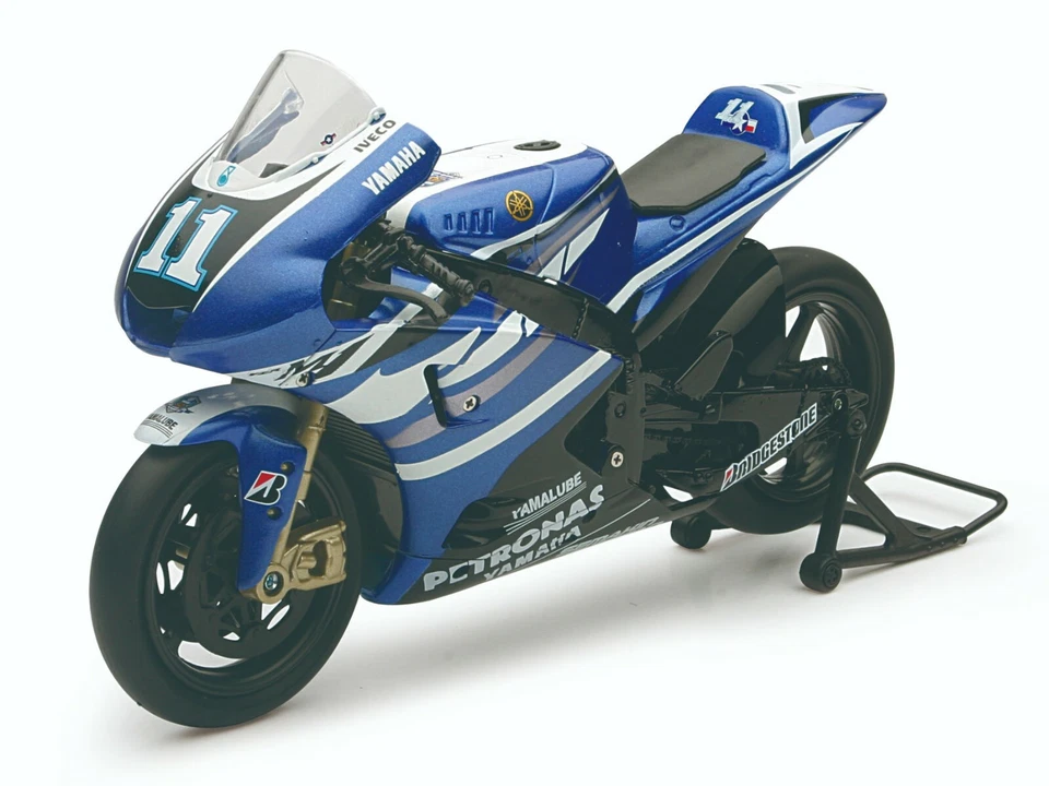 New-Ray Toys 1:12 Scale Yamaha 2011 Yamaha YZR-M1 Spies 11 57423 - Изображение 1 из 1