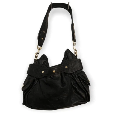 Bolsa de ombro Gianni Bini pele de cordeiro preta couro macio - Imagem 1 de 4