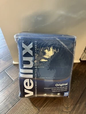 Vellux Queen Blanket All Season Warm Frost Blue Original Lightweight Thermal - Image 1 of 3