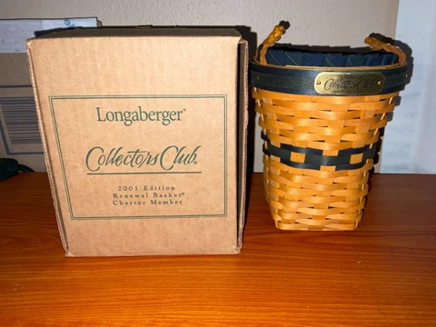 Longaberger 2001 Collectors Club Renewal Basket w/Protector, Liner & Box Cover