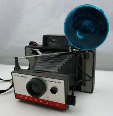 Polaroid Automatic 104 Land Camera Case with Flashbulbs Manual Cold Clip ST173 - Photo 1/4