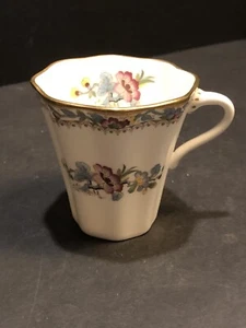 Copa Coalport Demitasse forma dórica 2 3/4"" hueso China rosa Ming floral - Imagen 1 de 8