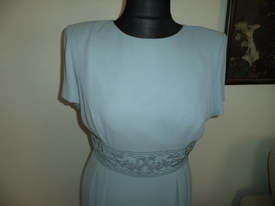 (54) Vestido Donna Morgan azul/gris en polvo talla 14 usado una vez en una boda Foto 1 de 4