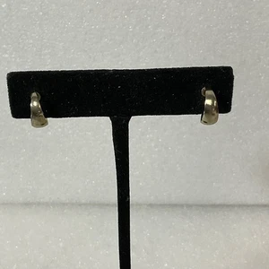 Vintage Silver Tone Mini Hoop Earrings 0.5in 0.94g Lightweight Classic Style - Picture 1 of 11