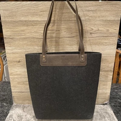 Bolso de Mano Thirty One Jewell Fieltro Chopper Grafito Cepillado con Acento Marrón Foto 1 de 4