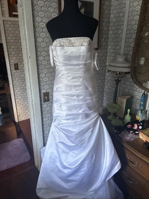 Vestido de Novia Marfil David’s Con Cuentas Sirena Talla 6 Corsé Satinado Nuevo Foto 1 de 4