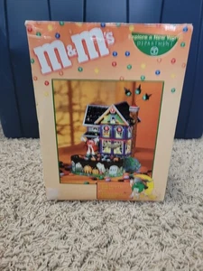 Plato de caramelo casa iluminado Department 56 M&M Haunted House Tours - Marte 2004 - Imagen 1 de 6