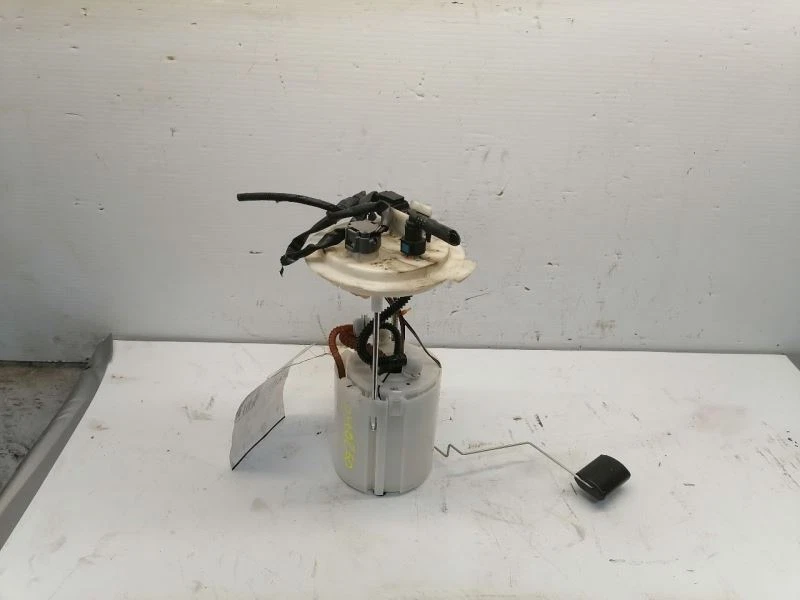 Conjunto de bomba de combustible montado en tanque 3,3 L para 13-19 SANTA FE 1409351 Foto 1 de 4