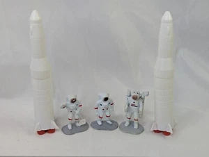 K&M Astronaut Figures Rocket Space Shuttle Lot Damage - Picture 1 of 10