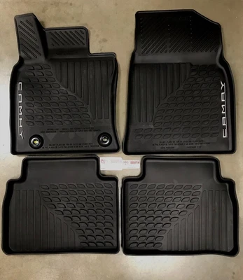 Alfombrilla de goma híbrida Toyota Camry 2018-2019 para todo tipo de clima PT908-03181-20 Foto 1 de 4