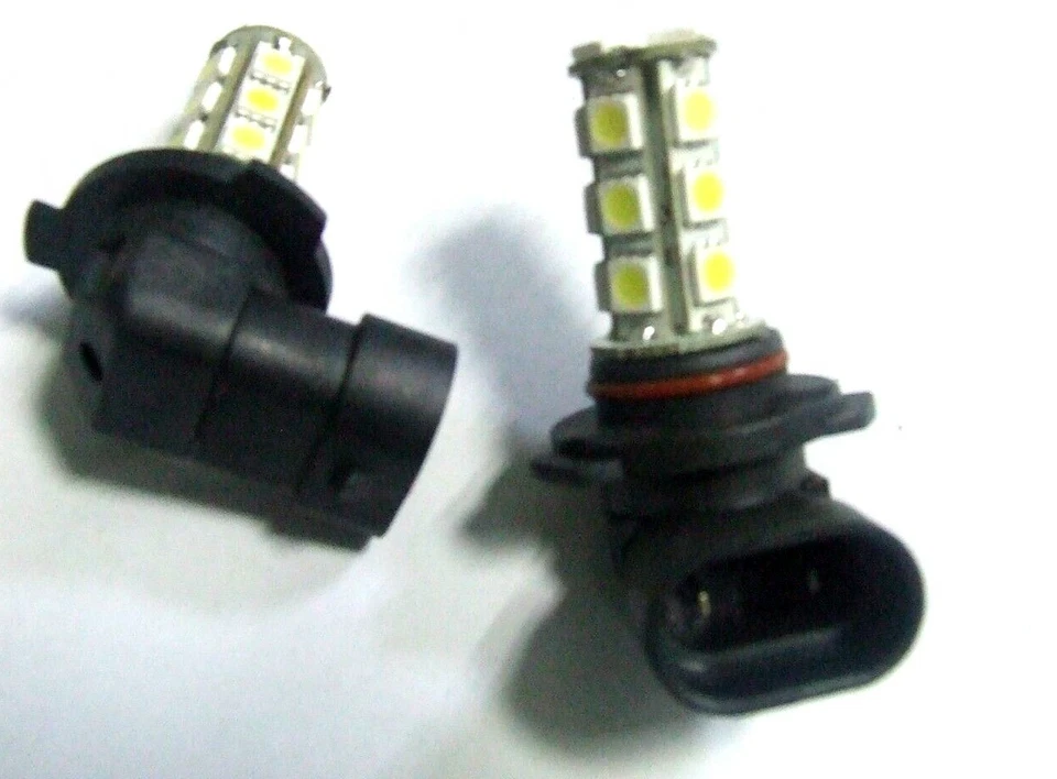 H11 LAMPADA ATTACCO H11 90 GRADI 18 LED 5050 DC 12 VOLT 6500 KELVIN BIANCO KIT 2 - Immagine 1 di 1