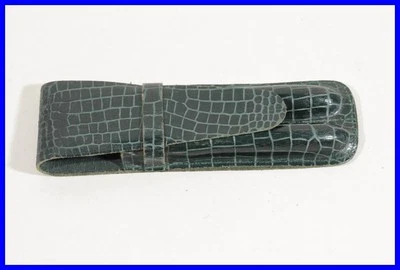Bolsa de cuero verde oscuro estampado CROCO 2 bolígrafos "KAROSSERIEFABRIK VOLL WÜRZBURG" Foto 1 de 4