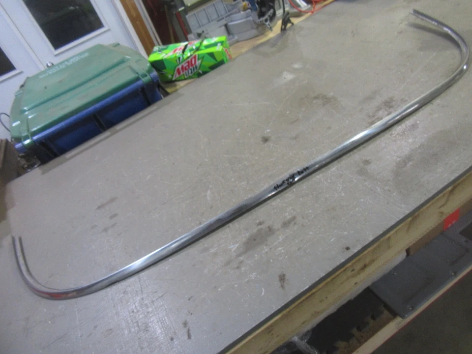 Ford Custom 300 Fairlane 1959 sedán exterior parabrisas inferior moldura Foto 1 de 4