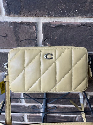 NUEVO CON ETIQUETAS $295 Bandolera Coach Kira Muñequera CM531 Almohada Acolchada de Heno Cuero Marfil Foto 1 de 4