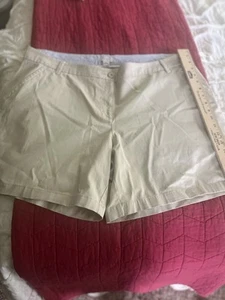 Crown & Ivy Caroline Sz 20W Chino Twill 7" inseam Womens Stretch Shorts Khaki - Picture 1 of 7