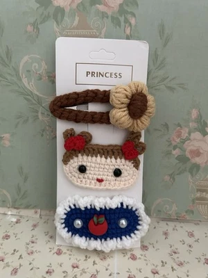 Juego de 3 lindas pinzas para el cabello temáticas blancas como la nieve hechas a mano de ganchillo Foto 1 de 3