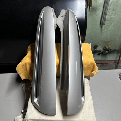 99-06 NBS 02-06 CADILLAC ESCALADE PILAR D TRASERO JUEGO DE PANEL DE VENTILACIÓN PAR PELTRE Foto 1 de 3