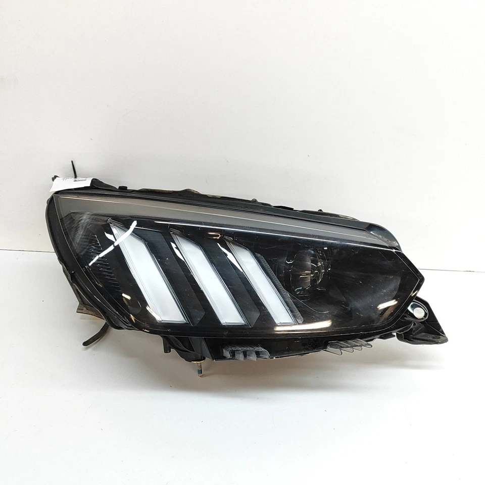 Peugeot 2008 MK2 vorne rechts Scheinwerfer RHD 9828333680 Elektrizität 100 kW 20 - Bild 1 von 4