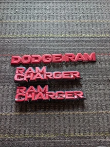 🔥1986 Dodge Ramcharger OEM Fender Badges & Rear Emblem – Set of 3🔥 RARE - Picture 1 of 14