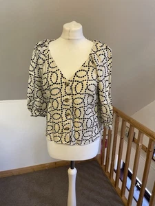 H&M Cream & Black Patterned Buttoned Blouse Top Size UK 10 - Picture 1 of 6