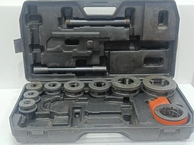 EGA MASTER PIPE THREADING DIE SET–1/4" TO 2" BSPT WITH RATCHET HANDLE HEAVY DUTY - Image 1 of 4