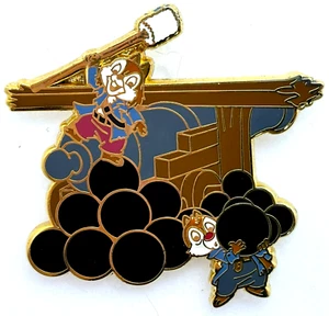2009 - Prendedor de intercambio de parques de Disney - Chip y Dale - Piratas con cañón y bolas - Imagen 1 de 2