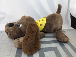 Juguete de peluche Pound Puppies marrón para perro 17 pulgadas diversión básica 2023 - Imagen 1 de 9