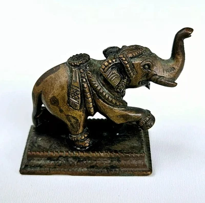 Antigua estatuilla de elefante indio de bronce del siglo XIX Foto 1 de 4