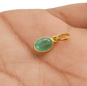 Colgante con dije de oro esmeralda natural de 5x7 mm - Collar hecho a mano de oro macizo de 18 k - Imagen 1 de 3